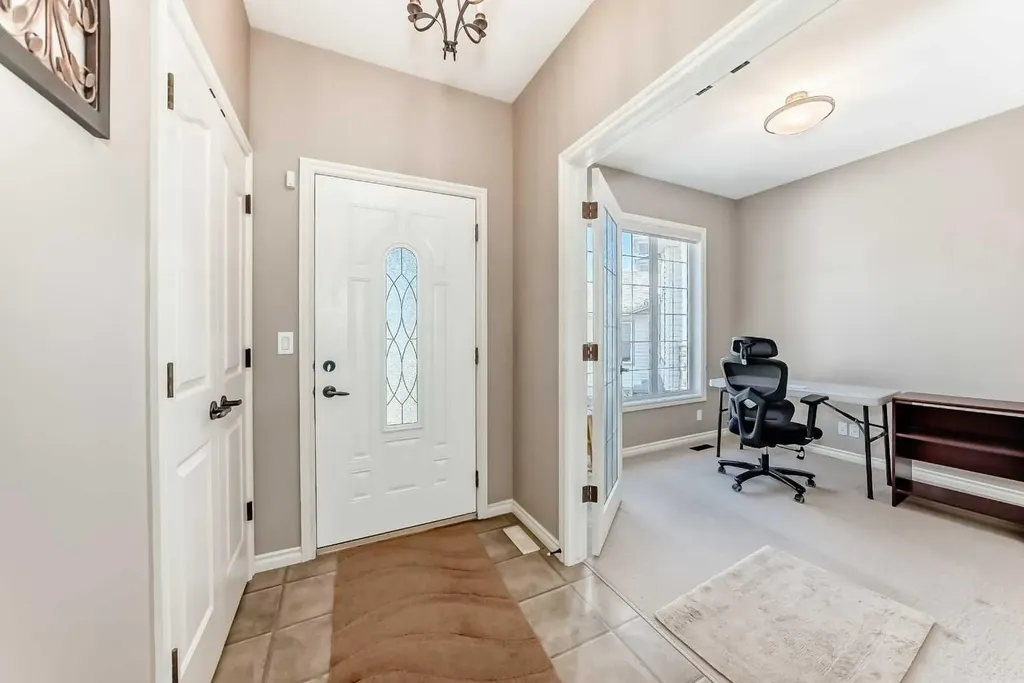8 Filbert Close Sylvan Lake AB T4S 2L2