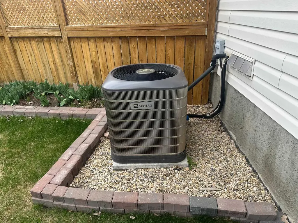 8 Filbert Close Sylvan Lake AB T4S 2L2