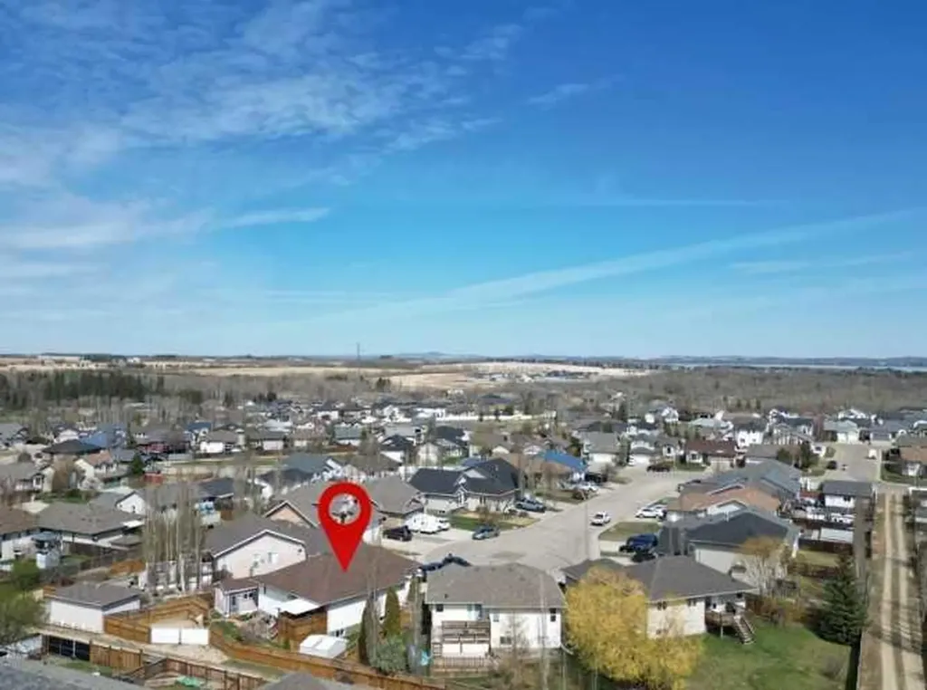 8 Filbert Close Sylvan Lake AB T4S 2L2