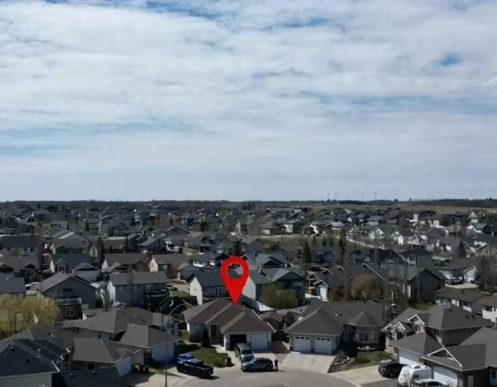 8 Filbert Close Sylvan Lake AB T4S 2L2