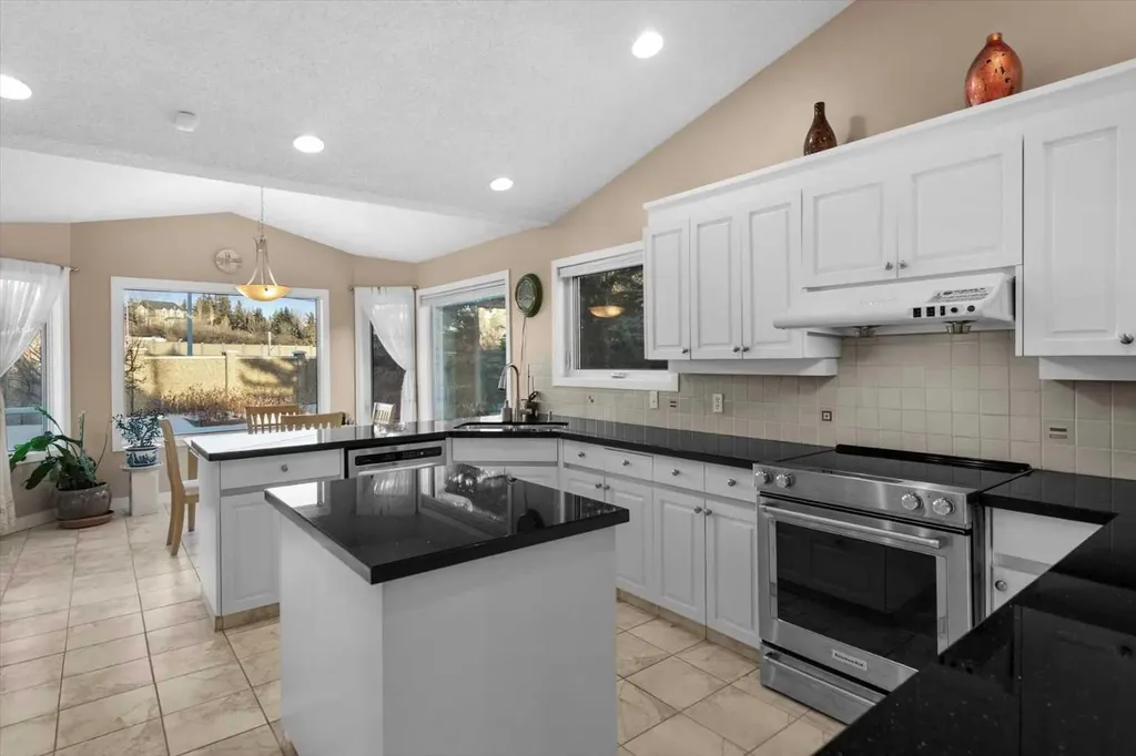 22 Varsity Estates Close NW Calgary AB T3B5J2