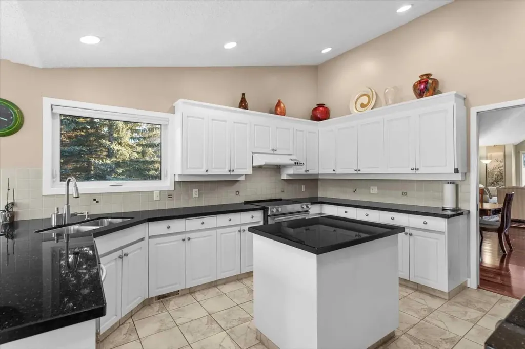 22 Varsity Estates Close NW Calgary AB T3B5J2
