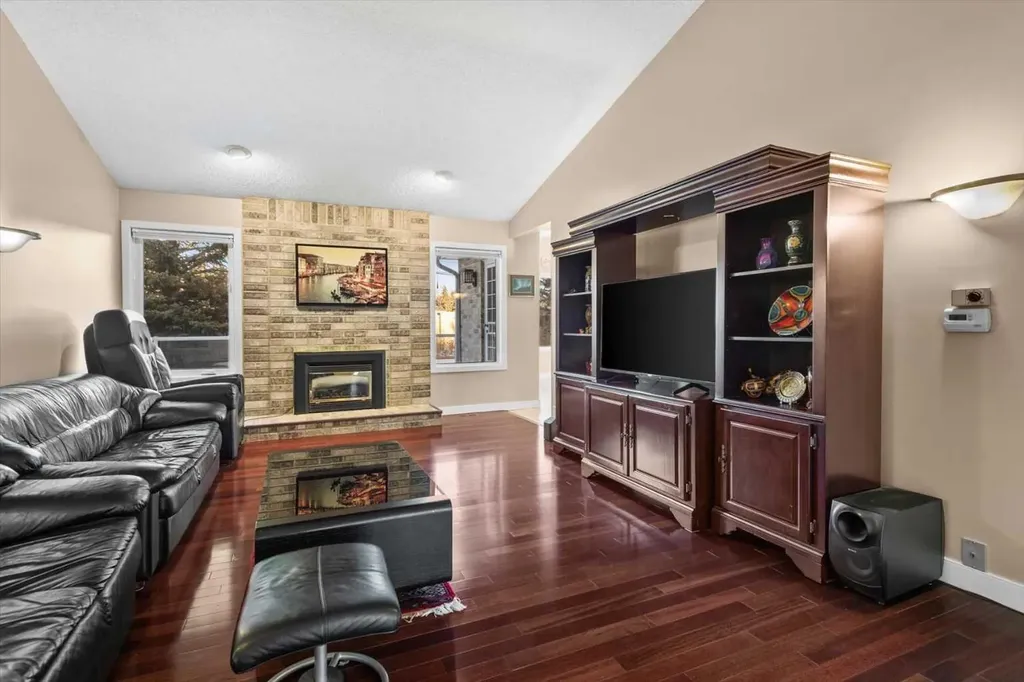 22 Varsity Estates Close NW Calgary AB T3B5J2