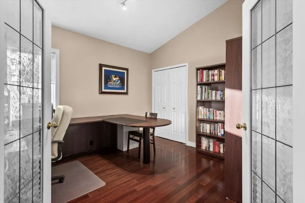 22 Varsity Estates Close NW Calgary AB T3B5J2