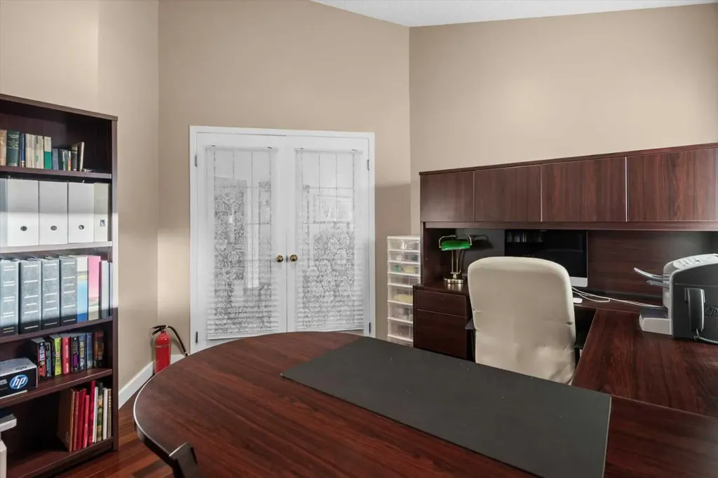 22 Varsity Estates Close NW Calgary AB T3B5J2