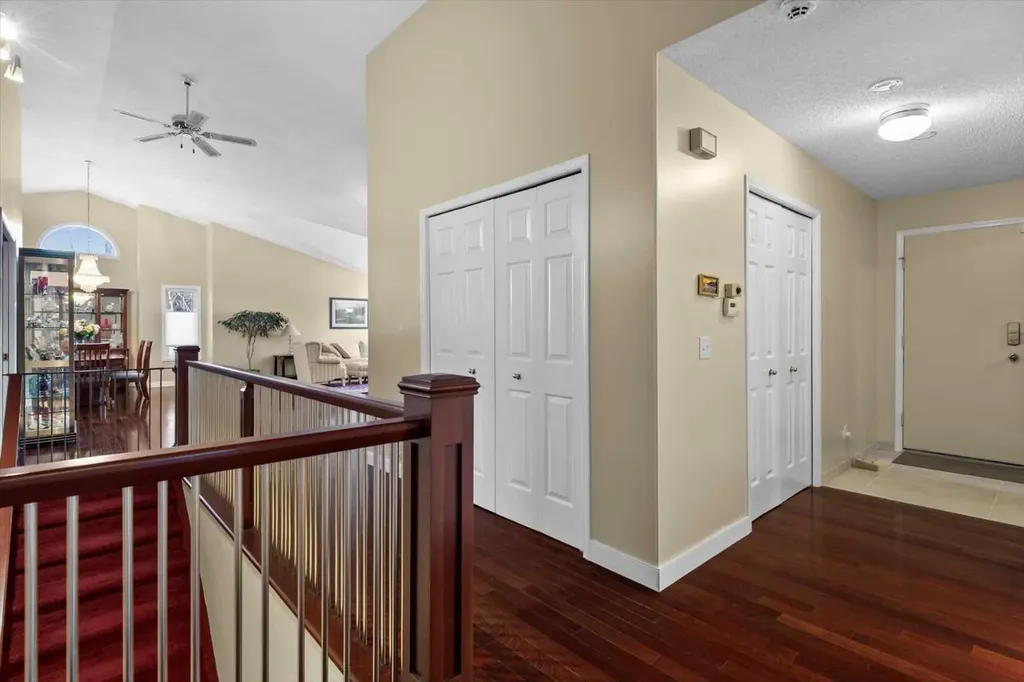 22 Varsity Estates Close NW Calgary AB T3B5J2