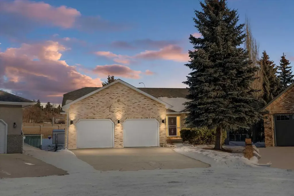 22 Varsity Estates Close NW Calgary AB T3B5J2