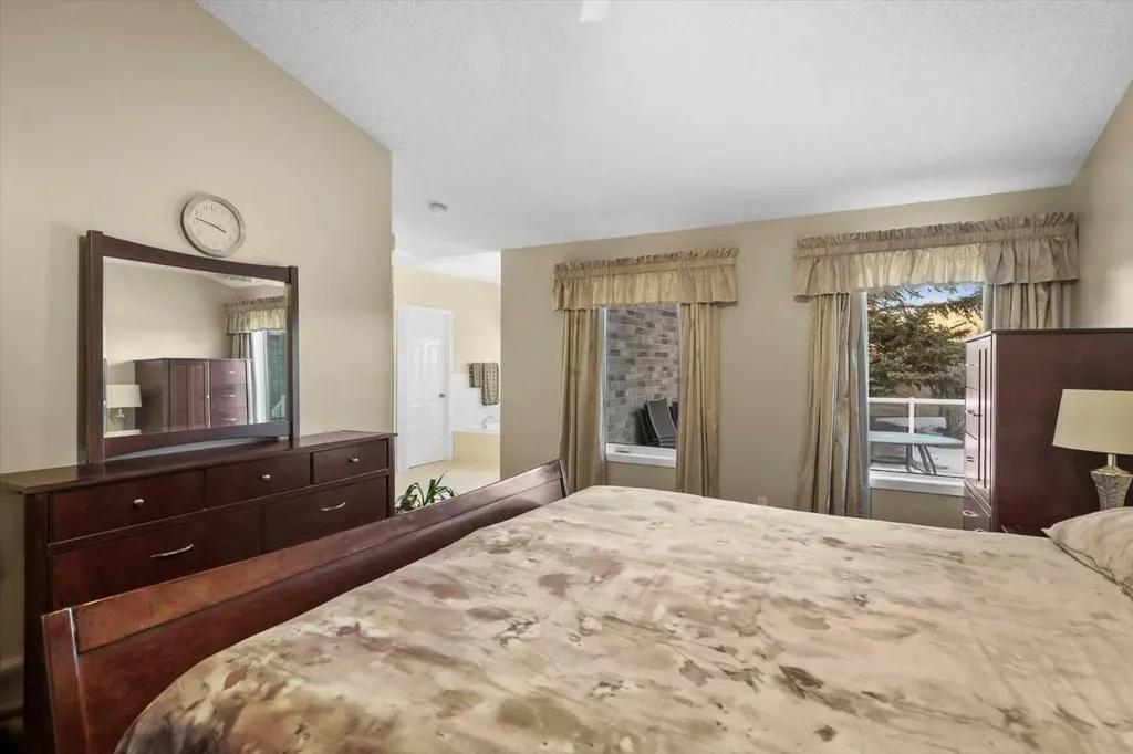 22 Varsity Estates Close NW Calgary AB T3B5J2
