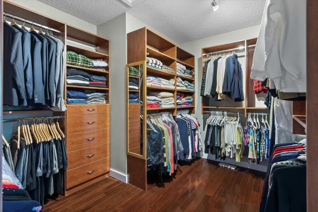 22 Varsity Estates Close NW Calgary AB T3B5J2