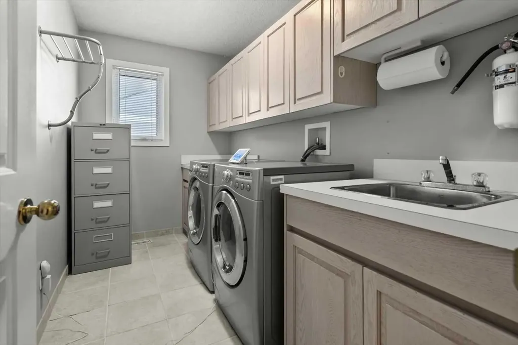 22 Varsity Estates Close NW Calgary AB T3B5J2