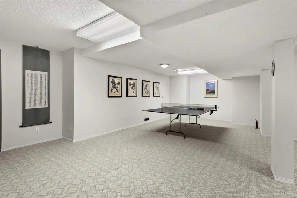 22 Varsity Estates Close NW Calgary AB T3B5J2