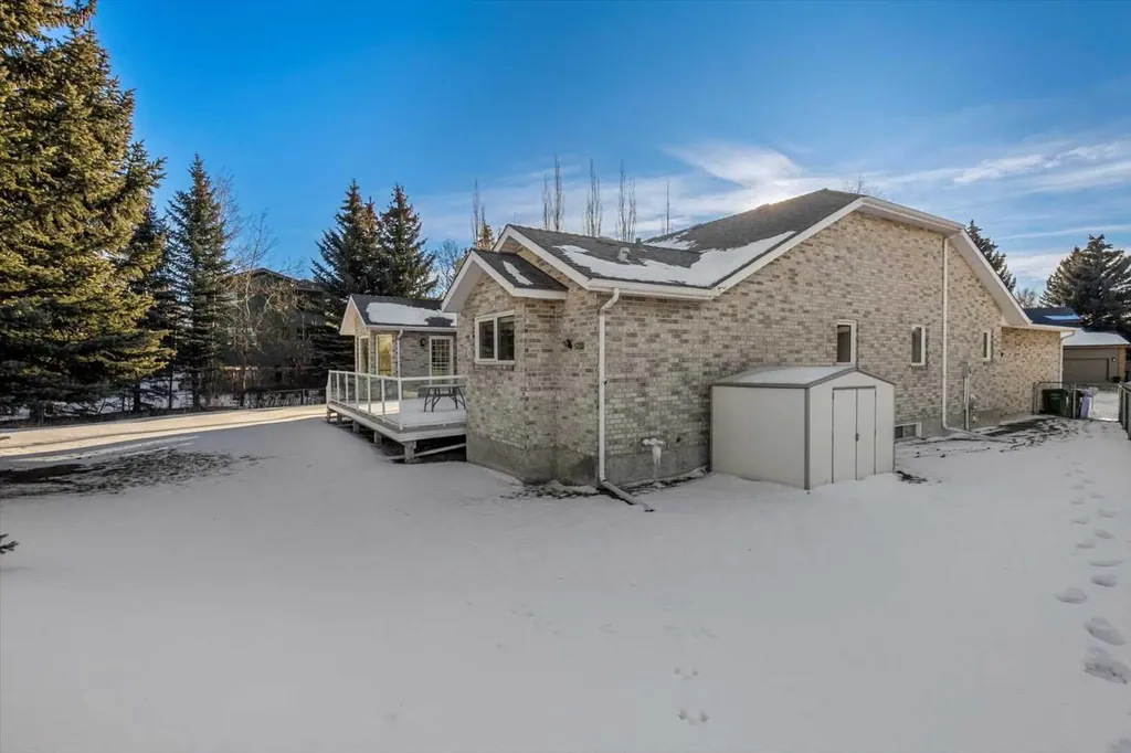 22 Varsity Estates Close NW Calgary AB T3B5J2
