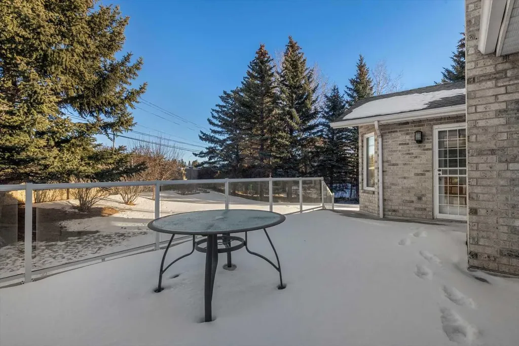 22 Varsity Estates Close NW Calgary AB T3B5J2