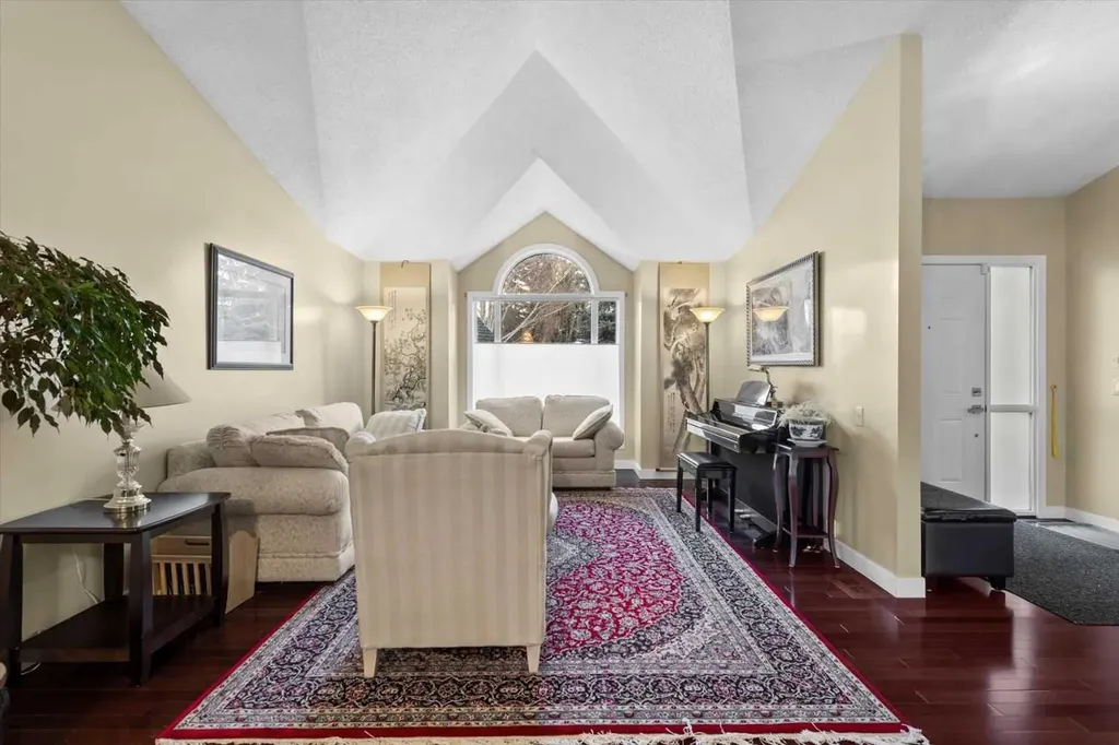 22 Varsity Estates Close NW Calgary AB T3B5J2