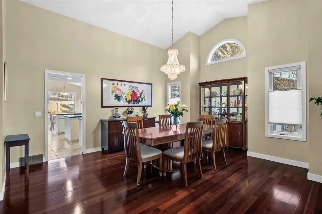 22 Varsity Estates Close NW Calgary AB T3B5J2