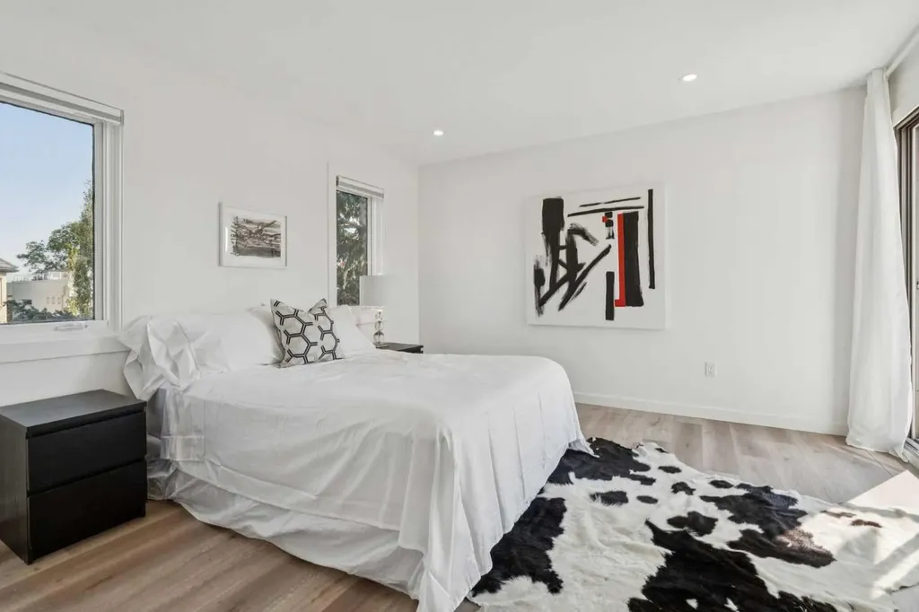 809 9 Street NE Calgary AB T2E 7K2