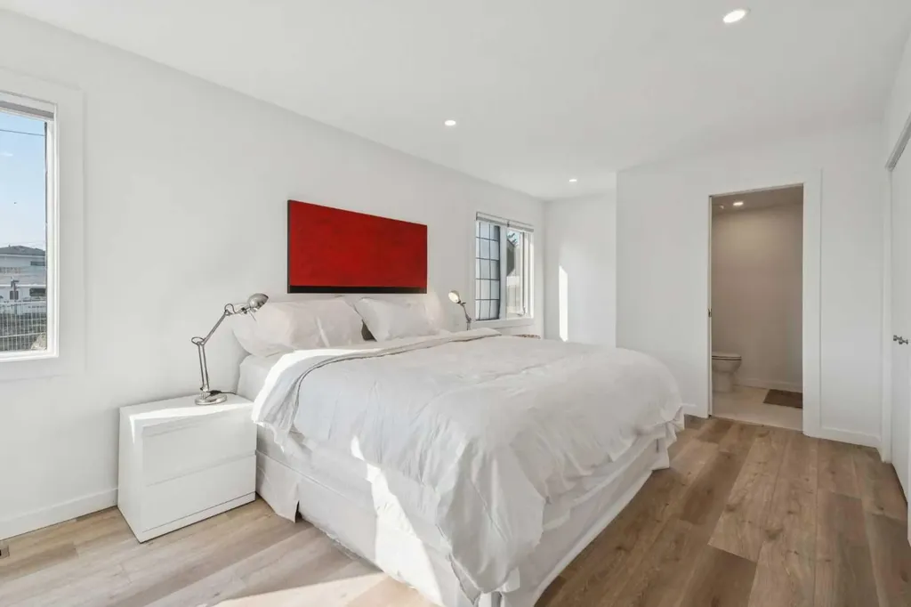809 9 Street NE Calgary AB T2E 7K2