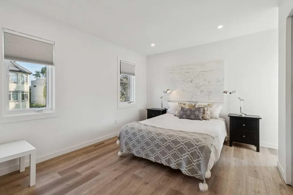 809 9 Street NE Calgary AB T2E 7K2