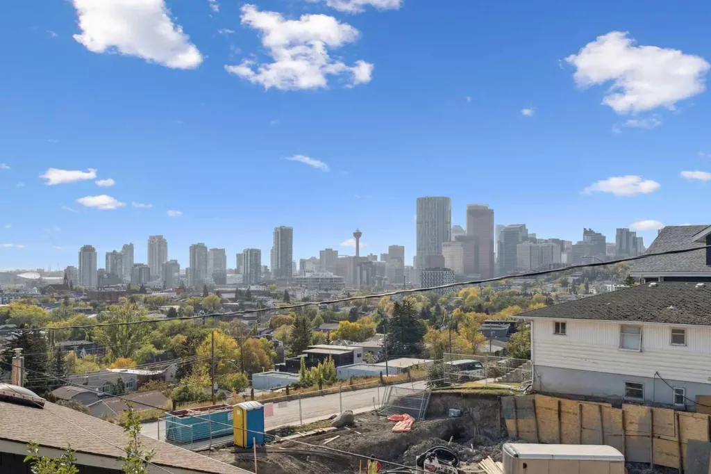 809 9 Street NE Calgary AB T2E 7K2