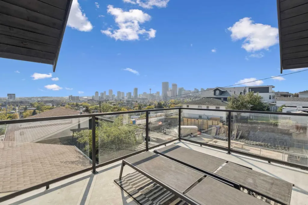 809 9 Street NE Calgary AB T2E 7K2