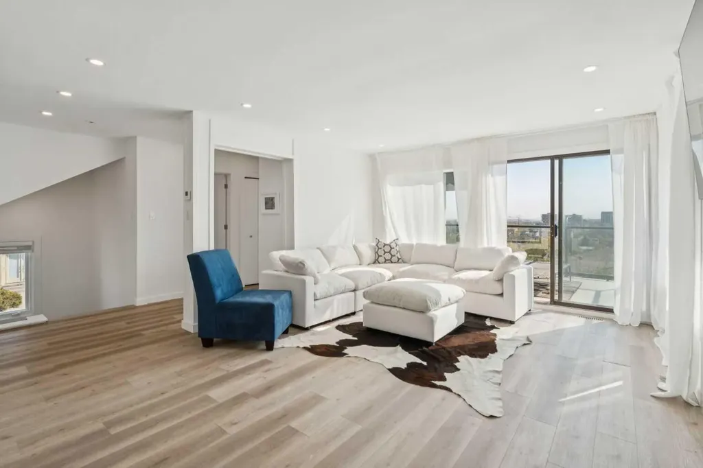 809 9 Street NE Calgary AB T2E 7K2