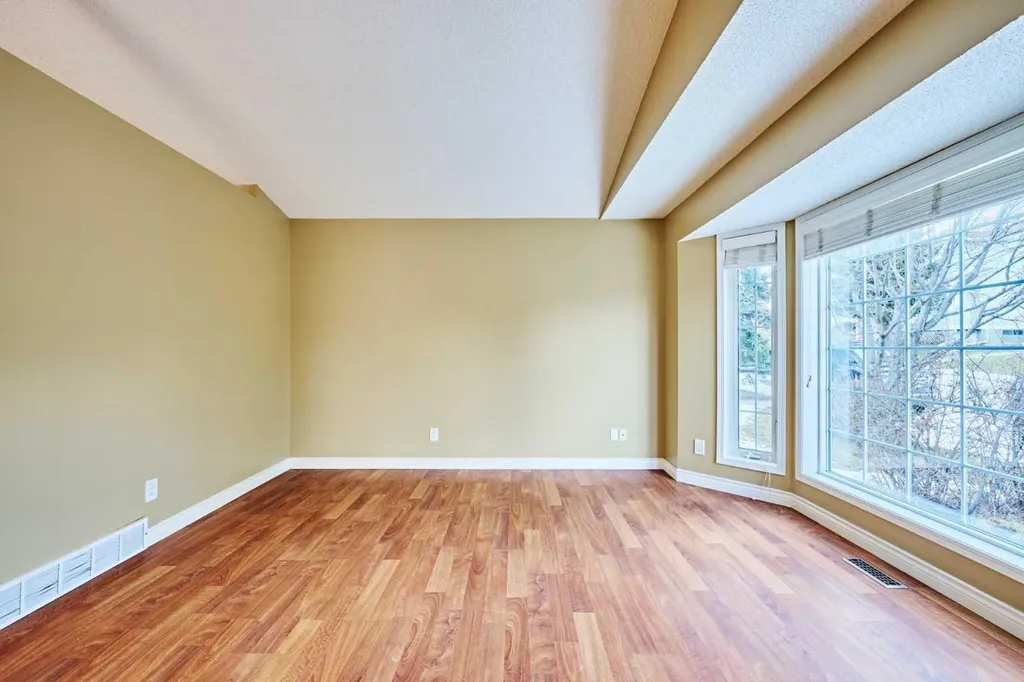 152 Harvest Gold Heights NE Calgary AB T3K 4H2