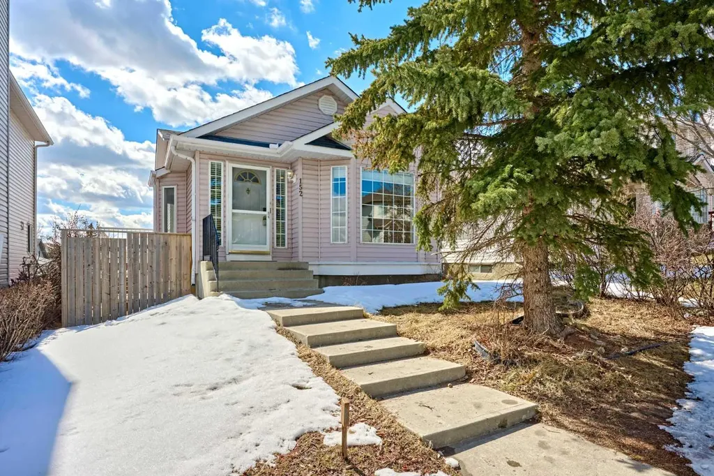 152 Harvest Gold Heights NE Calgary AB T3K 4H2