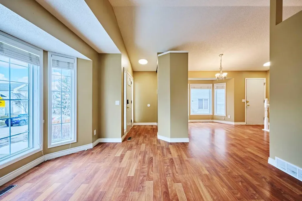 152 Harvest Gold Heights NE Calgary AB T3K 4H2