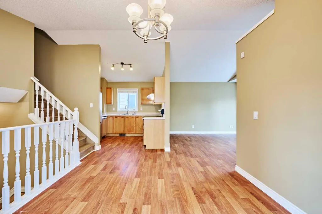 152 Harvest Gold Heights NE Calgary AB T3K 4H2