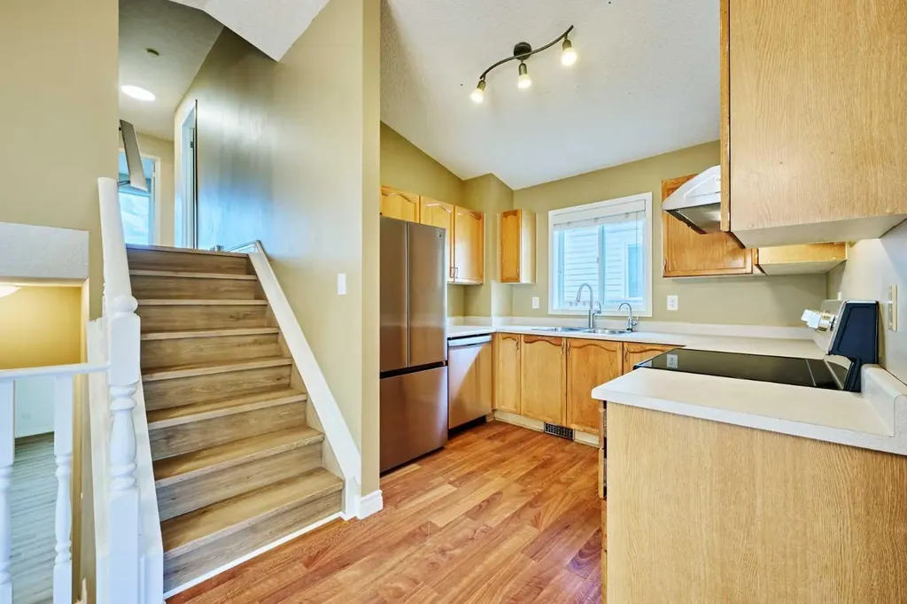 152 Harvest Gold Heights NE Calgary AB T3K 4H2