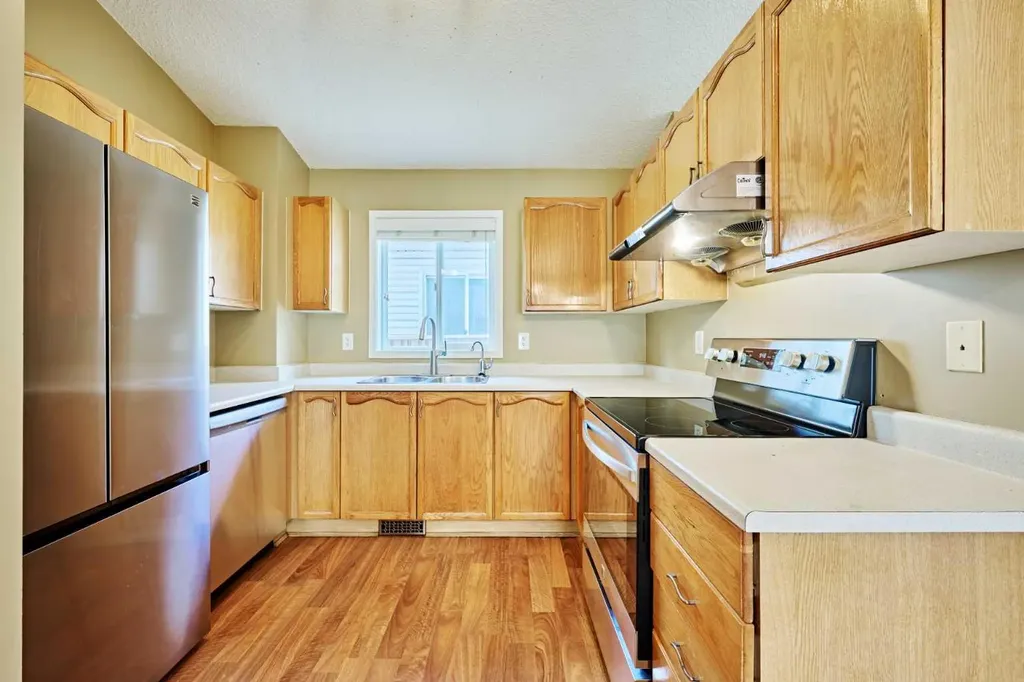 152 Harvest Gold Heights NE Calgary AB T3K 4H2