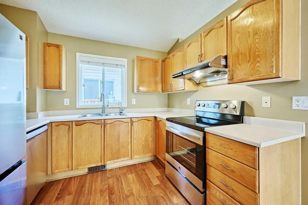 152 Harvest Gold Heights NE Calgary AB T3K 4H2