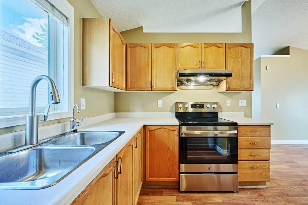 152 Harvest Gold Heights NE Calgary AB T3K 4H2