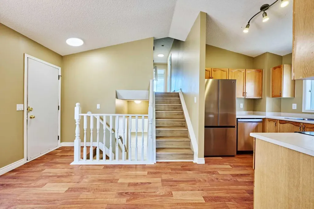 152 Harvest Gold Heights NE Calgary AB T3K 4H2