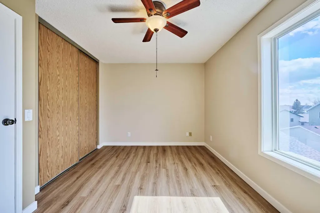 152 Harvest Gold Heights NE Calgary AB T3K 4H2