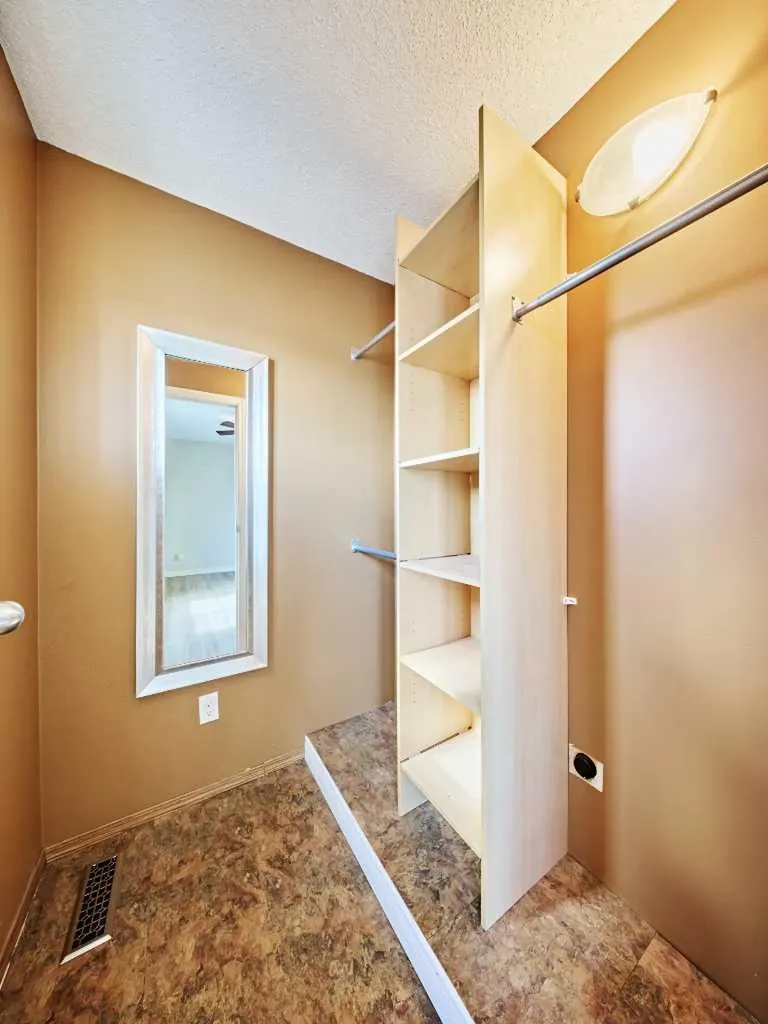 152 Harvest Gold Heights NE Calgary AB T3K 4H2