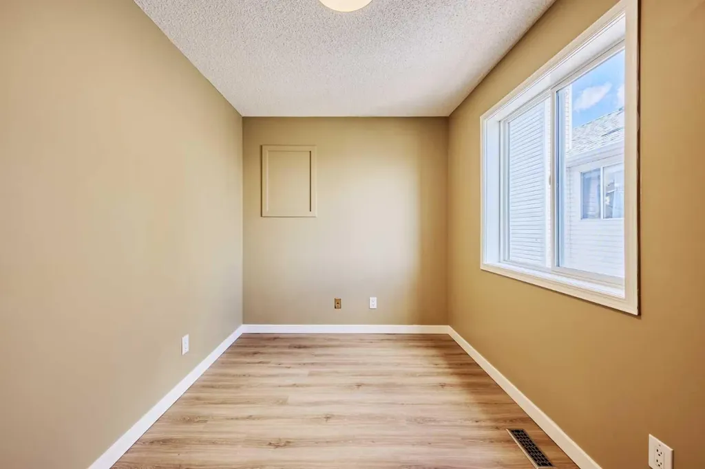 152 Harvest Gold Heights NE Calgary AB T3K 4H2