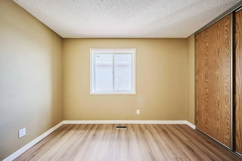 152 Harvest Gold Heights NE Calgary AB T3K 4H2