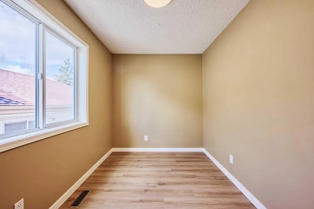 152 Harvest Gold Heights NE Calgary AB T3K 4H2