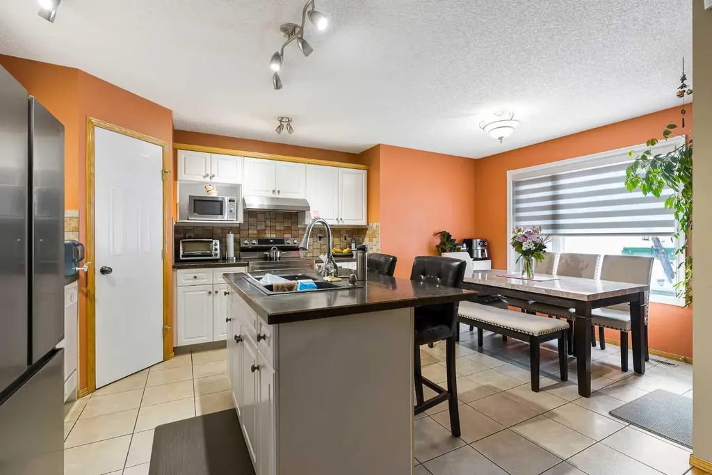 332 Harvest Hills Drive NE Calgary AB T3K 4H7