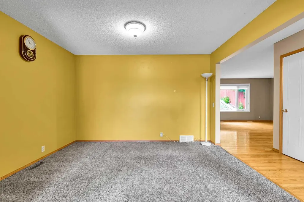 332 Harvest Hills Drive NE Calgary AB T3K 4H7