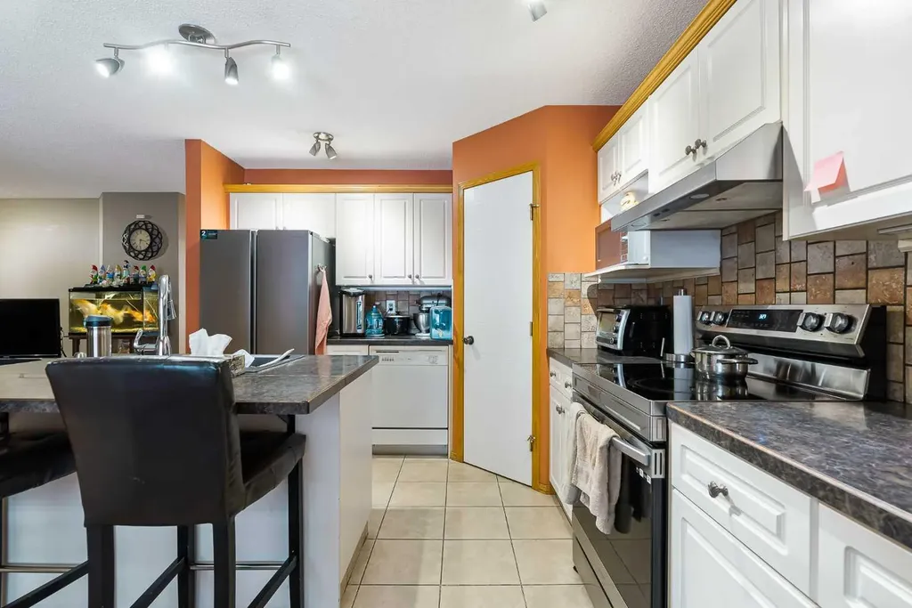 332 Harvest Hills Drive NE Calgary AB T3K 4H7