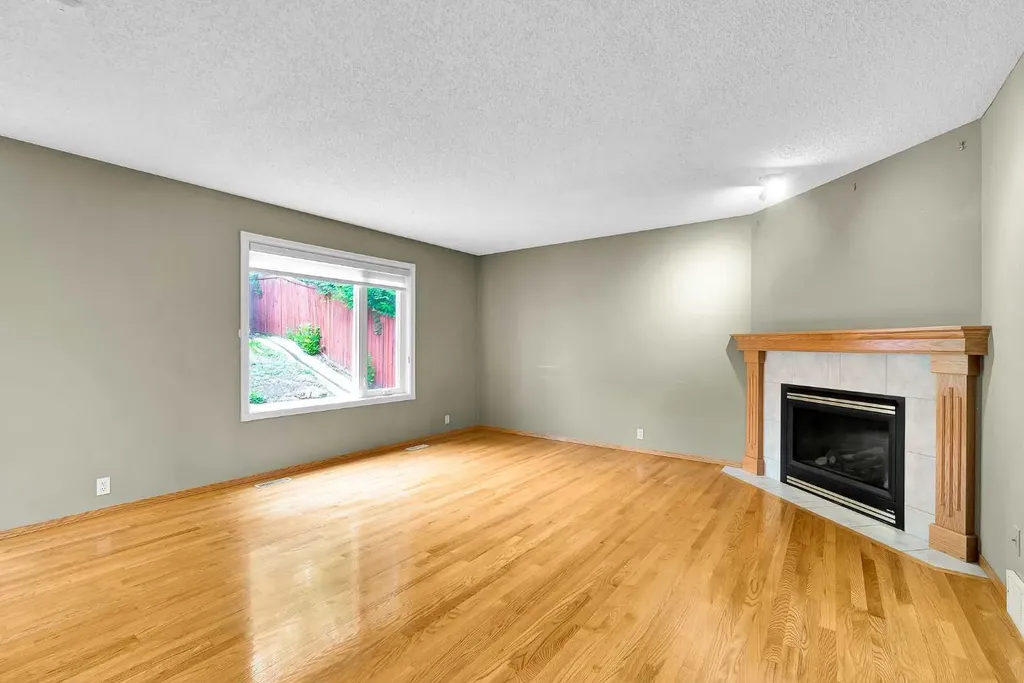 332 Harvest Hills Drive NE Calgary AB T3K 4H7