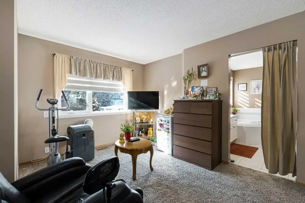 332 Harvest Hills Drive NE Calgary AB T3K 4H7