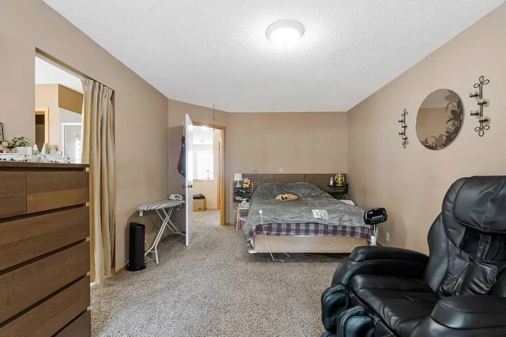 332 Harvest Hills Drive NE Calgary AB T3K 4H7