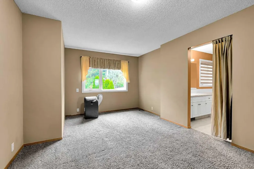 332 Harvest Hills Drive NE Calgary AB T3K 4H7
