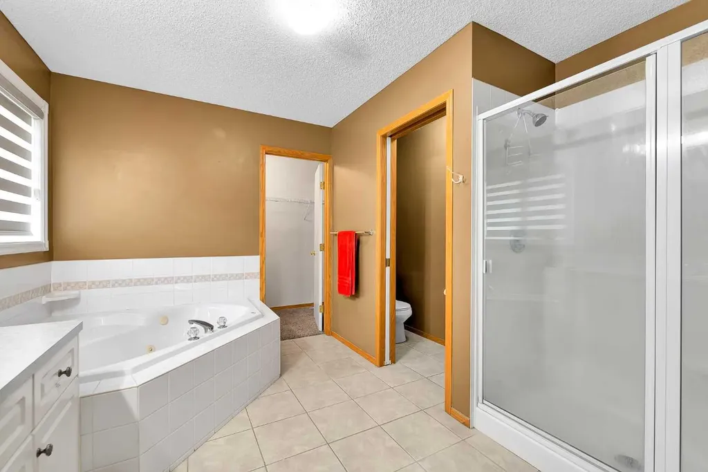 332 Harvest Hills Drive NE Calgary AB T3K 4H7