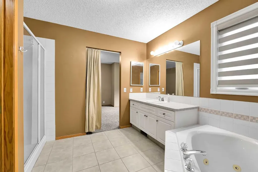 332 Harvest Hills Drive NE Calgary AB T3K 4H7