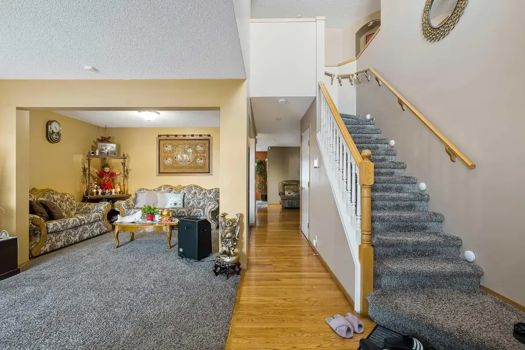 332 Harvest Hills Drive NE Calgary AB T3K 4H7