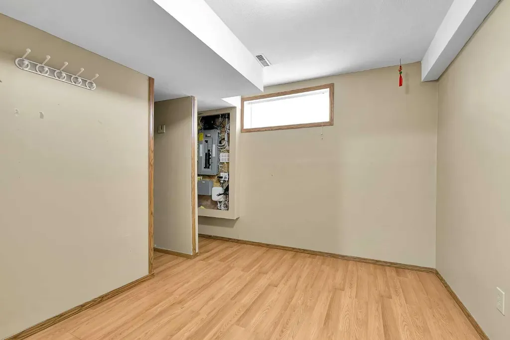 332 Harvest Hills Drive NE Calgary AB T3K 4H7
